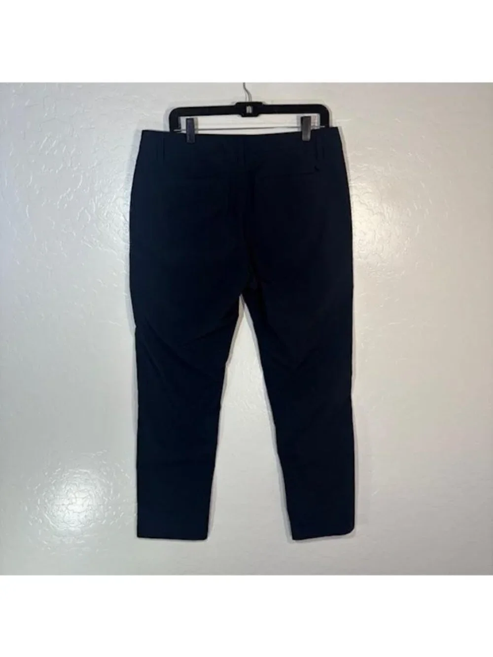 UNTUCKit Chancellor Pants Mens 33x30 Navy Straight Fit Dress Microfiber Casual